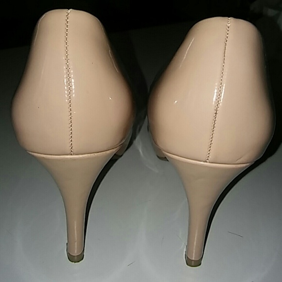 👠 Heels - Picture 7 of 9